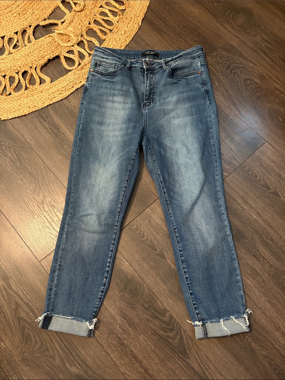 Judy Blue Washed Blue High-Rise Ankle Jeans with Raw Cuff 11/30
